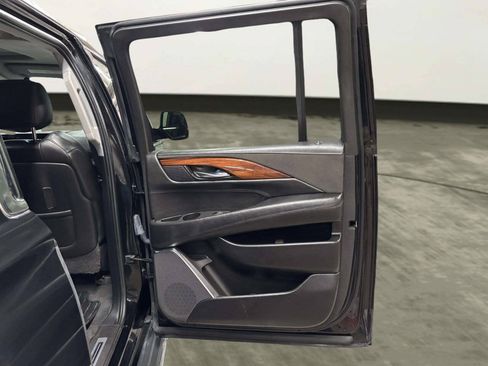 Used 2016 Cadillac Escalade ESV Luxury AWD/4WD image 21