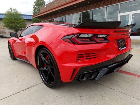 Used 2025 Chevrolet Corvette E-Ray w/ Stealth Interior Trim Package AWD/4WD image 8