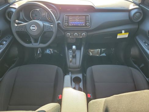 Certified 2025 Nissan Kicks Play S image 14