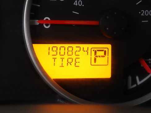 Used 2011 Nissan Frontier SL image 53