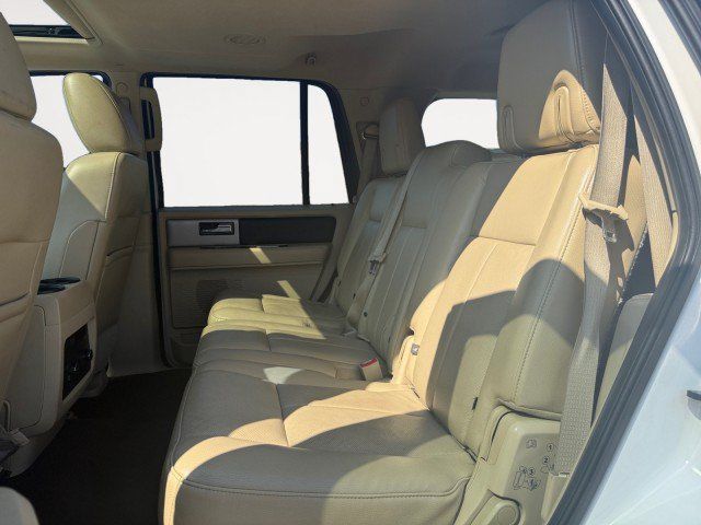 Used 2015 Ford Expedition XLT w/ Equipment Group 202A RWD image 10