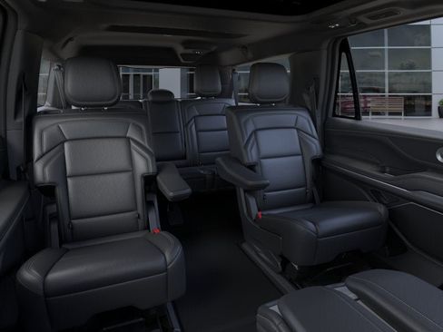 New 2026 Lincoln Navigator L Reserve AWD/4WD image 11