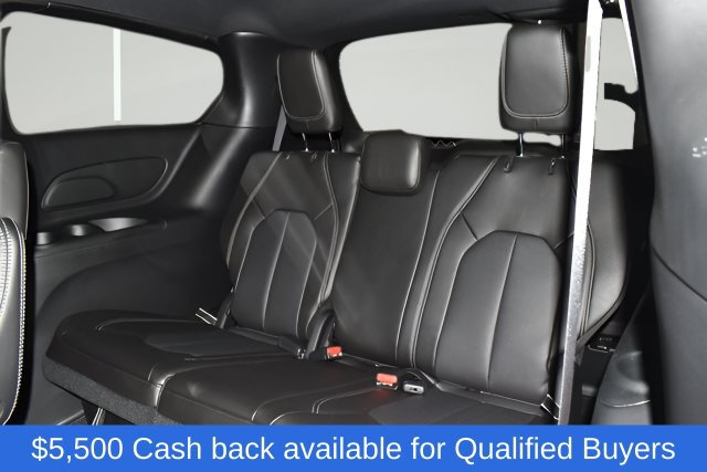 New 2026 Chrysler Pacifica Select FWD image 36