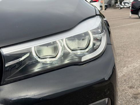 Used 2019 BMW 740i 740i w/ M Sport Package image 9