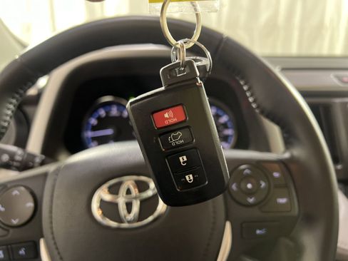 Used 2018 Toyota RAV4 Limited image 33