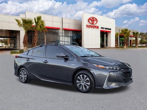 Certified 2020 Toyota Prius Prime LE image 1