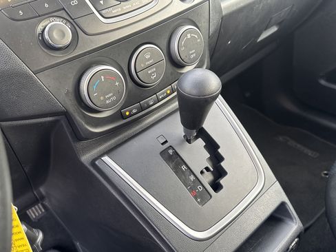 Used 2015 MAZDA MAZDA5 Sport image 19