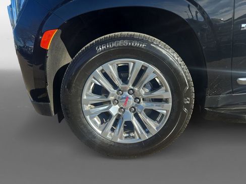 Used 2023 GMC Yukon Denali image 15