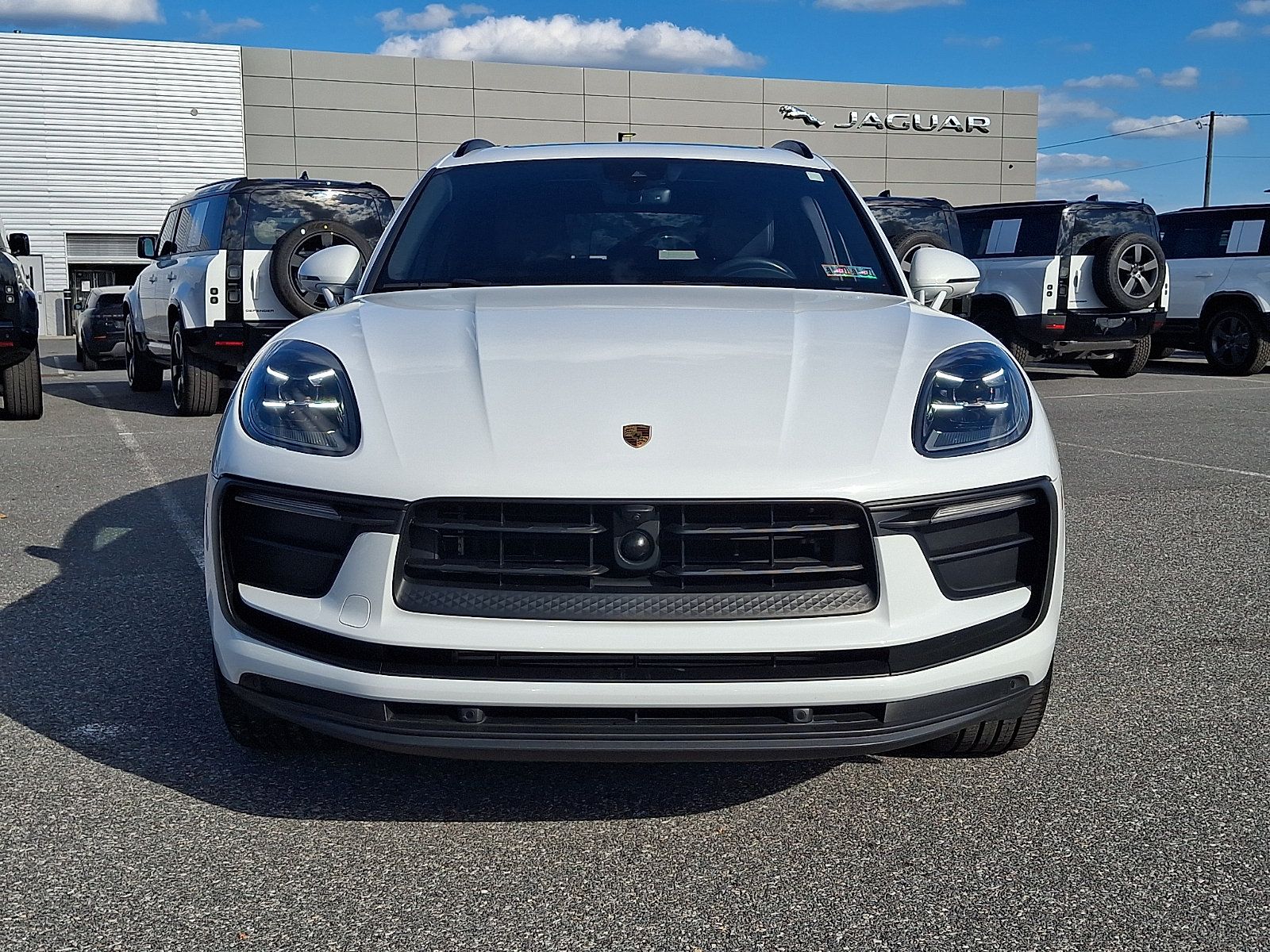 Used 2022 Porsche Macan AWD/4WD image 7