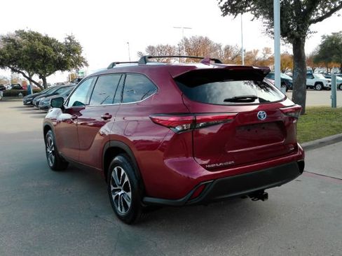 Used 2021 Toyota Highlander XLE image 13