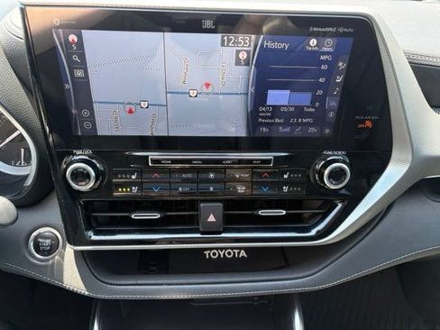 Used 2020 Toyota Highlander Platinum AWD/4WD image 32