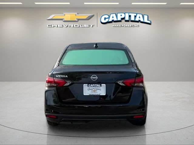 Used 2025 Nissan Versa SV FWD image 4