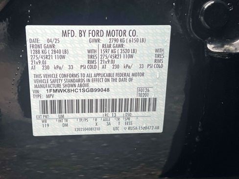 Used 2025 Ford Explorer Platinum w/ Ultimate Package AWD/4WD image 25