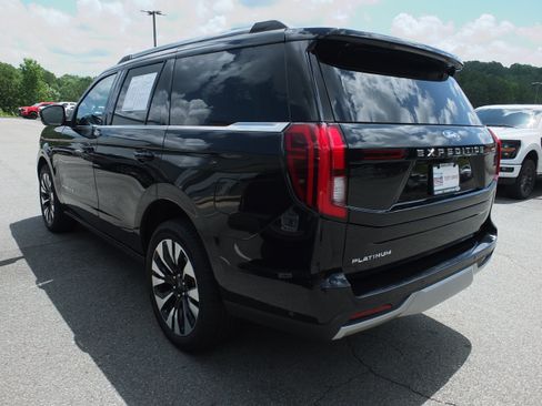 Used 2025 Ford Expedition Platinum w/ Driver's Package AWD/4WD image 5
