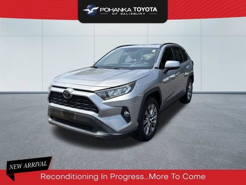 Used 2020 Toyota RAV4 XLE Premium FWD image 1