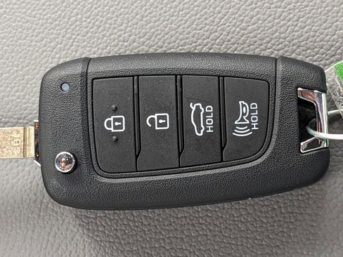 New 2026 Hyundai Elantra SE image 29