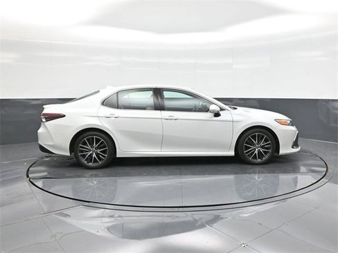 Used 2024 Toyota Camry XLE image 26