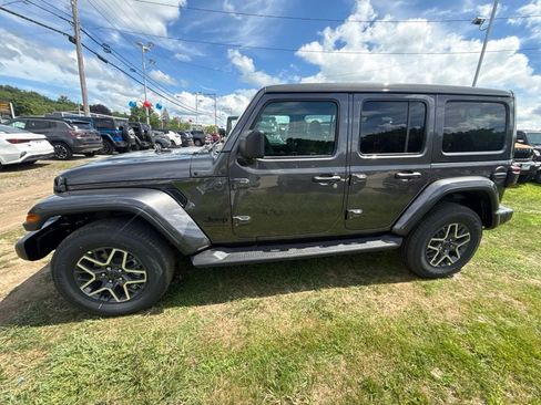 New 2026 Jeep Wrangler Unlimited Sahara AWD/4WD image 2