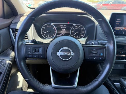 Used 2022 Nissan Rogue SL FWD image 17