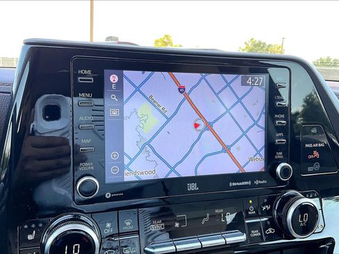 Used 2022 Toyota Highlander Limited FWD image 34