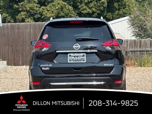 Used 2017 Nissan Rogue SV AWD/4WD image 5