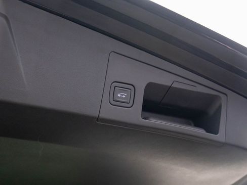 Certified 2024 Cadillac XT5 Premium Luxury w/ Technology Package image 32