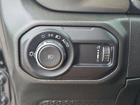 Used 2023 Jeep Wrangler Sahara image 26