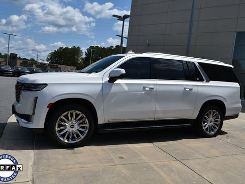 Used 2021 Cadillac Escalade ESV Premium Luxury w/ LPO, Illumination Package image 9