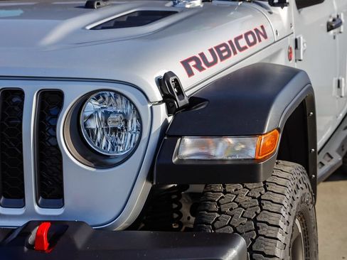 Used 2023 Jeep Gladiator Rubicon w/ Trailer Tow Package AWD/4WD image 5