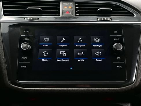 Used 2022 Volkswagen Tiguan SE AWD/4WD image 20