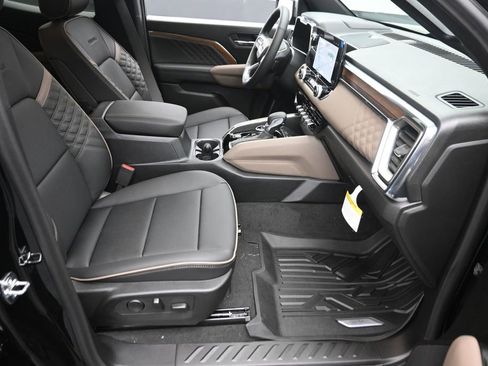 New 2026 GMC Canyon Denali AWD/4WD image 9