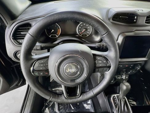 Used 2022 Jeep Renegade Altitude w/ Convenience Group AWD/4WD image 11