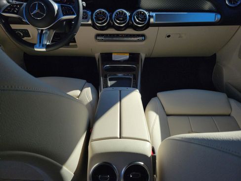 Certified 2025 Mercedes-Benz GLB 250 image 10