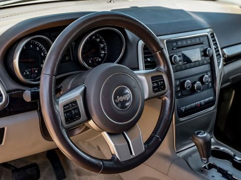 Used 2011 Jeep Grand Cherokee Laredo w/ Security & Convenience Group image 14