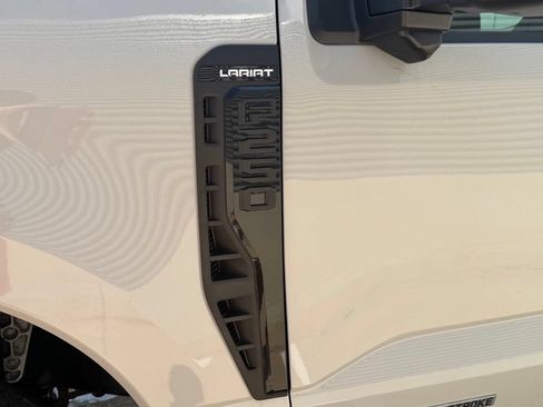 New 2026 Ford F250 Lariat w/ Black Appearance Package AWD/4WD image 12