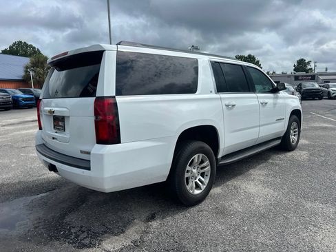 Used 2018 Chevrolet Suburban LT RWD image 3