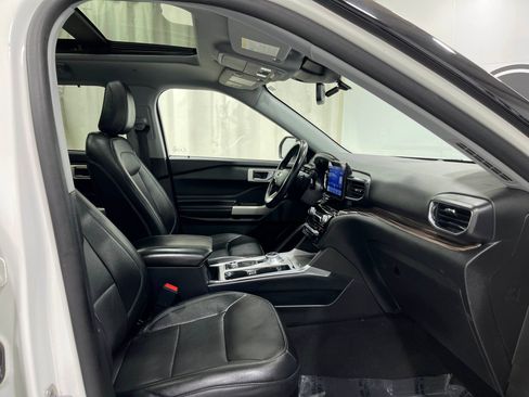 Used 2021 Ford Explorer Limited w/ Hybrid Equipment Group 310A AWD/4WD image 34