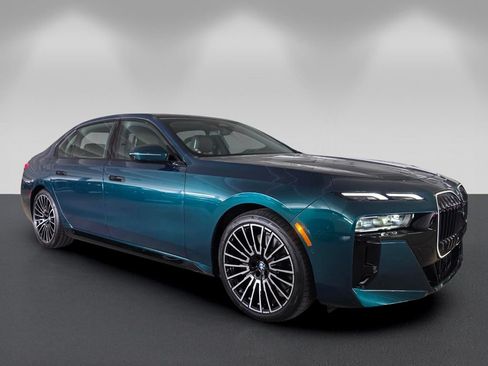 New 2026 BMW 760i xDrive w/ Premium Package AWD/4WD image 1