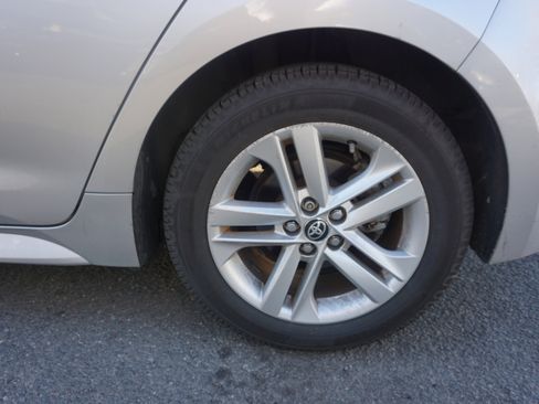 Used 2019 Toyota Corolla SE w/ Carpet Mat Package image 6