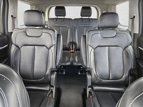 Used 2023 Jeep Grand Cherokee L Limited image 17