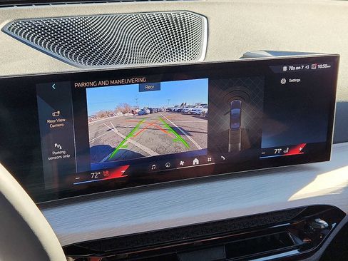 Used 2025 BMW 330i xDrive Sedan w/ Convenience Package image 16