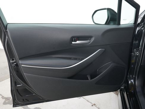 Used 2021 Toyota Corolla SE w/ SE Premium Package FWD image 19