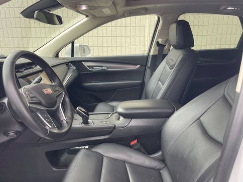 Used 2019 Cadillac XT5 Premium Luxury FWD image 9