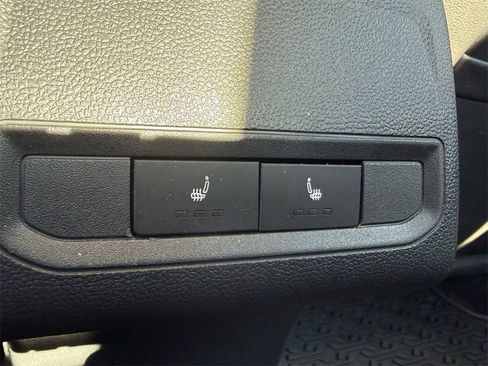 Certified 2025 Volkswagen Jetta SEL image 9