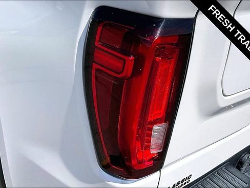Used 2019 GMC Sierra 1500 SLT w/ SLT Premium Plus Package AWD/4WD image 23