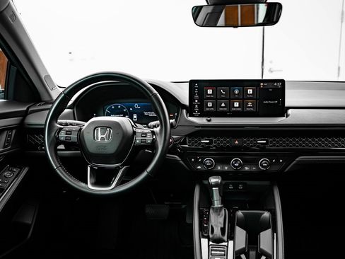 Used 2023 Honda Accord Touring image 32