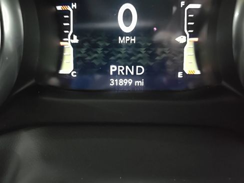 Used 2022 Jeep Wrangler Unlimited Sahara w/ Cold Weather Group AWD/4WD image 22