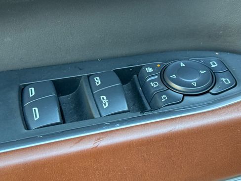 Used 2024 GMC Sierra 2500 Denali Ultimate image 12