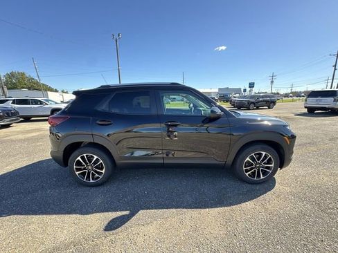 New 2026 Chevrolet TrailBlazer LT w/ Convenience Package FWD image 8