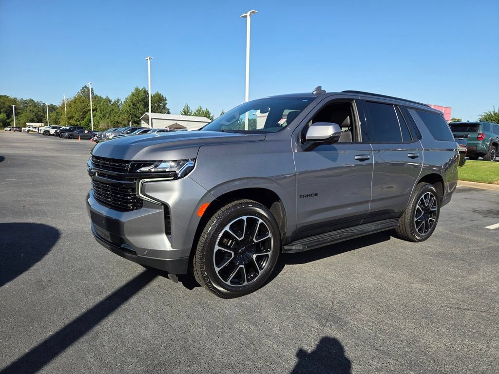 Used 2022 Chevrolet Tahoe RST w/ Luxury Package RWD image 3